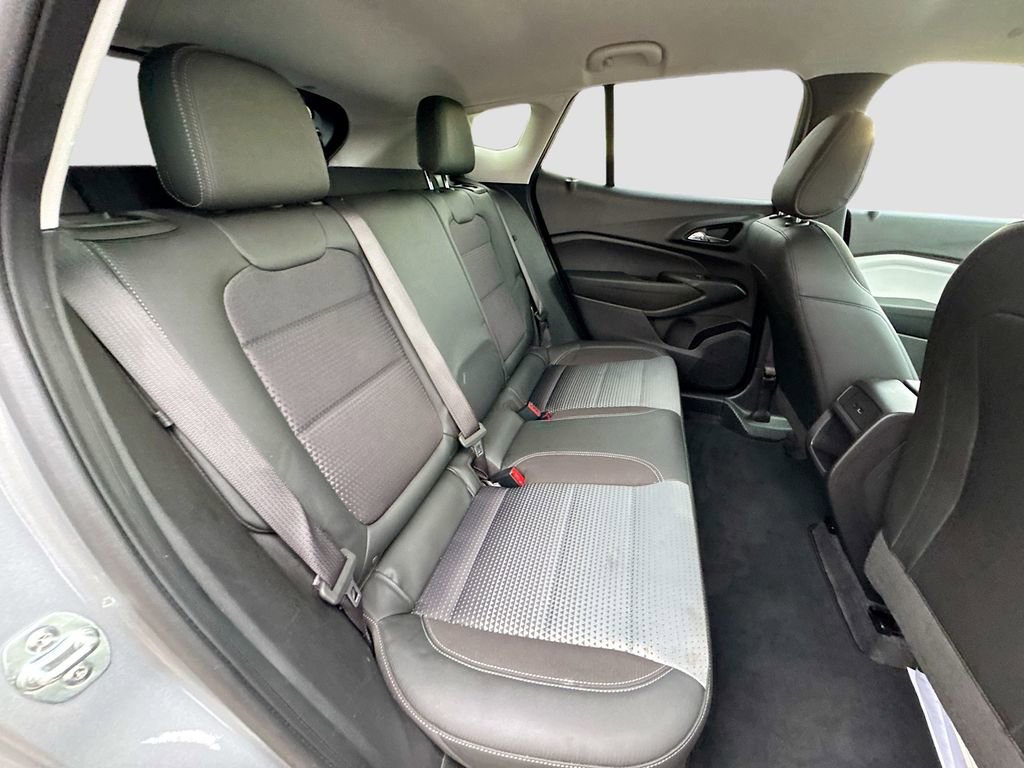 Used 2025 Chevrolet Trax LT w/ LT Convenience Package image 25