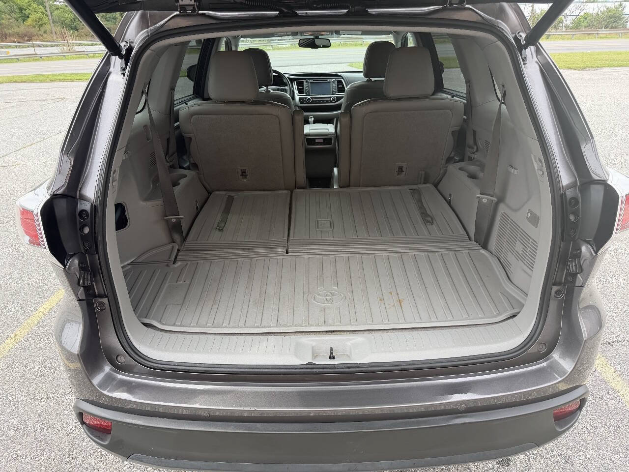 Used 2015 Toyota Highlander Limited AWD/4WD image 30