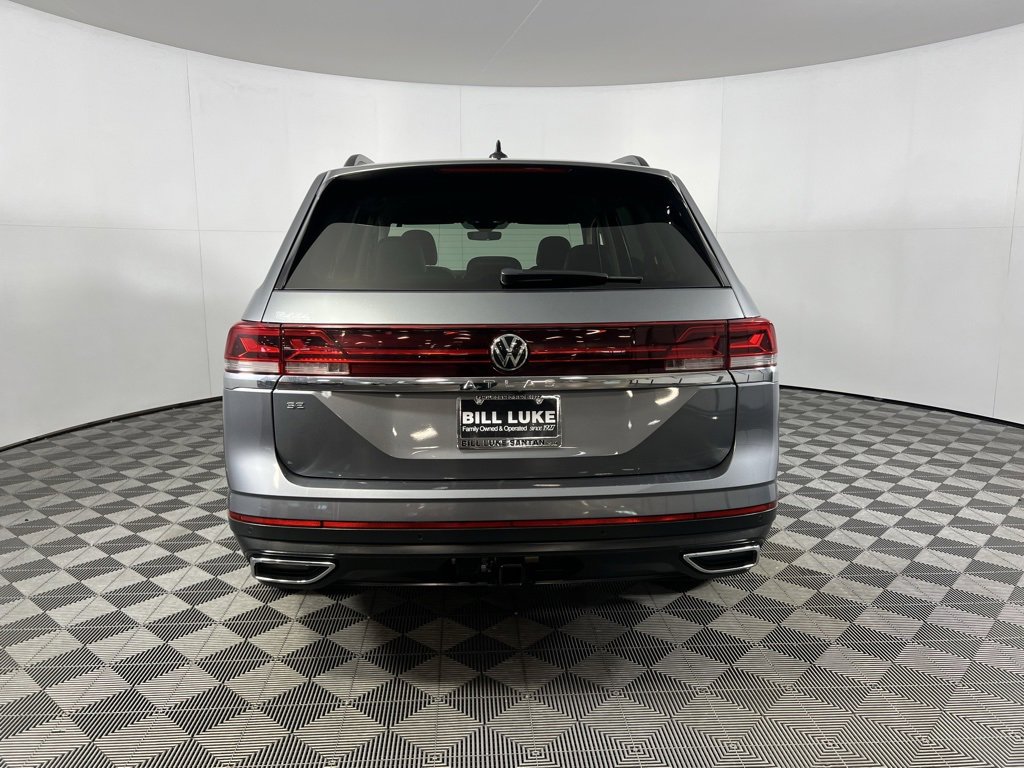 Used 2025 Volkswagen Atlas SE image 8