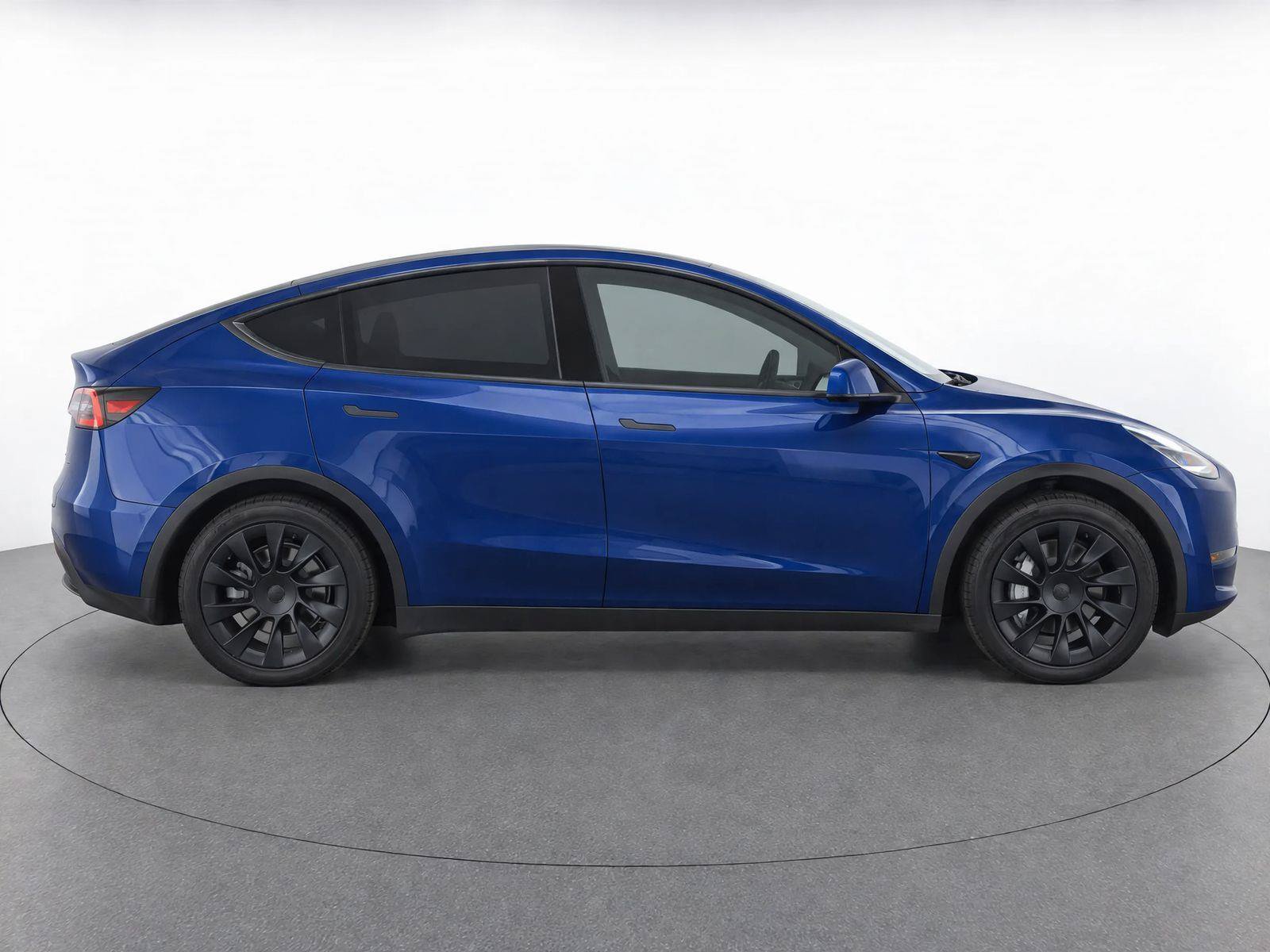 Used 2021 Tesla Model Y Long Range AWD/4WD image 8