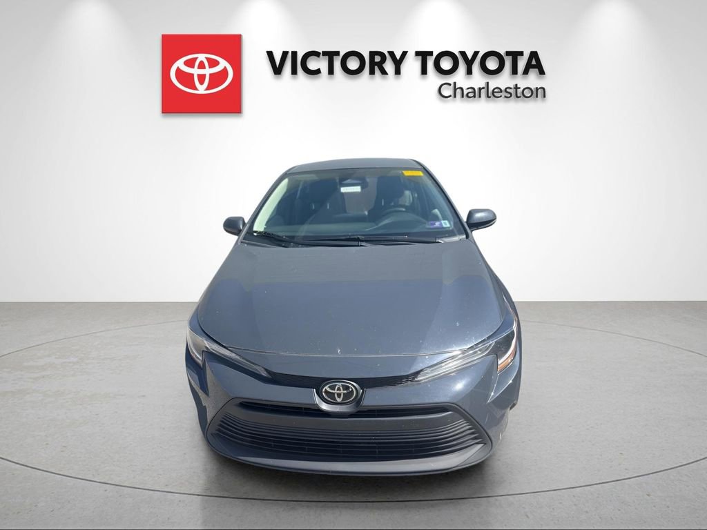 Used 2024 Toyota Corolla LE FWD image 2