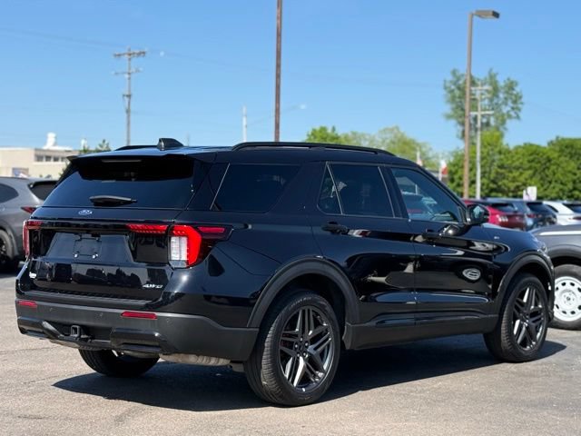 Used 2025 Ford Explorer ST-Line w/ ST-Line Street Pack AWD/4WD image 42