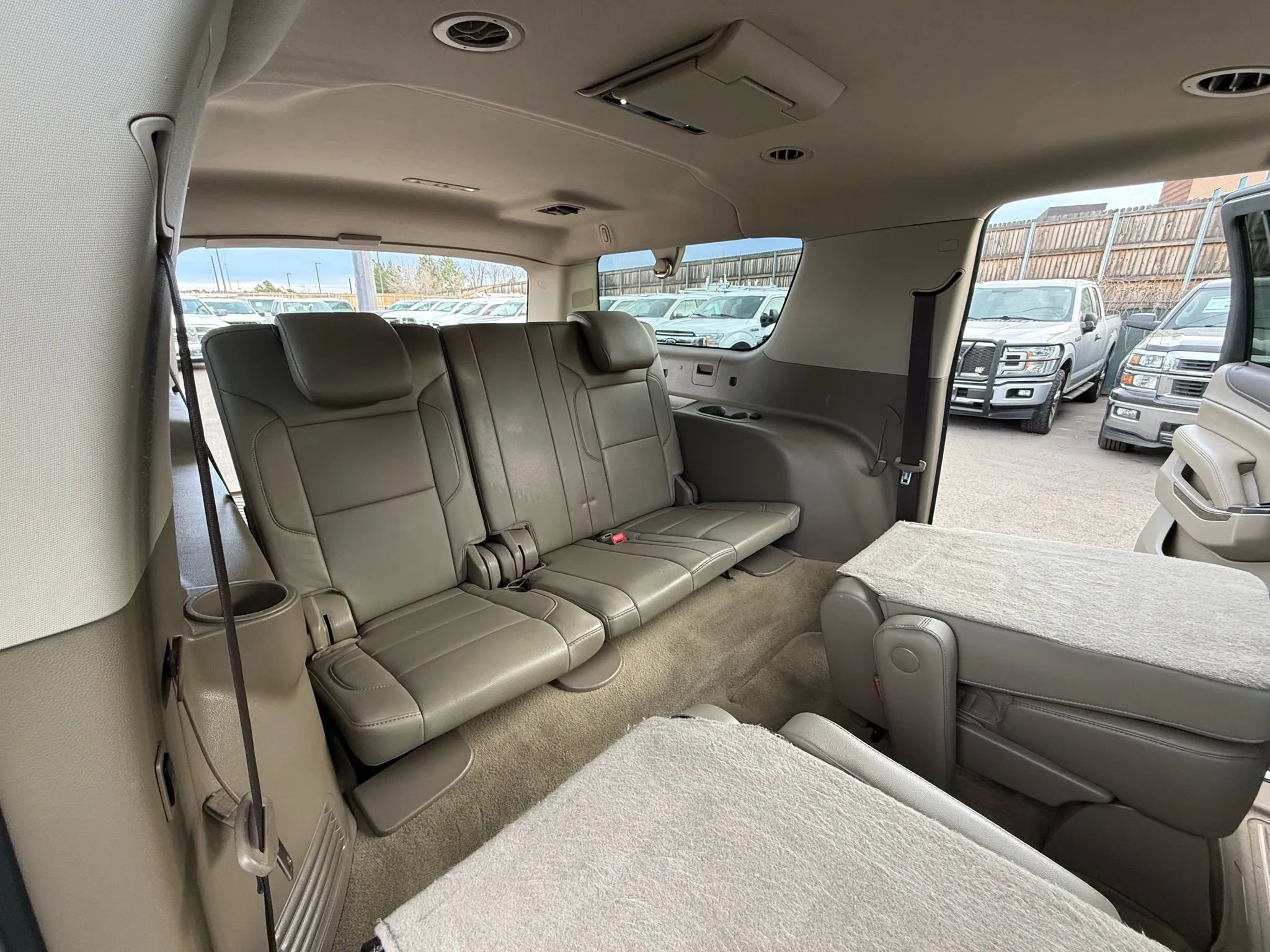 Used 2017 GMC Yukon XL SLT w/ Open Road Package image 28