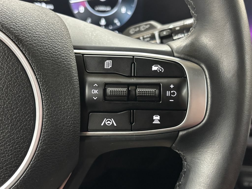 Used 2025 Kia Sportage SX FWD image 19