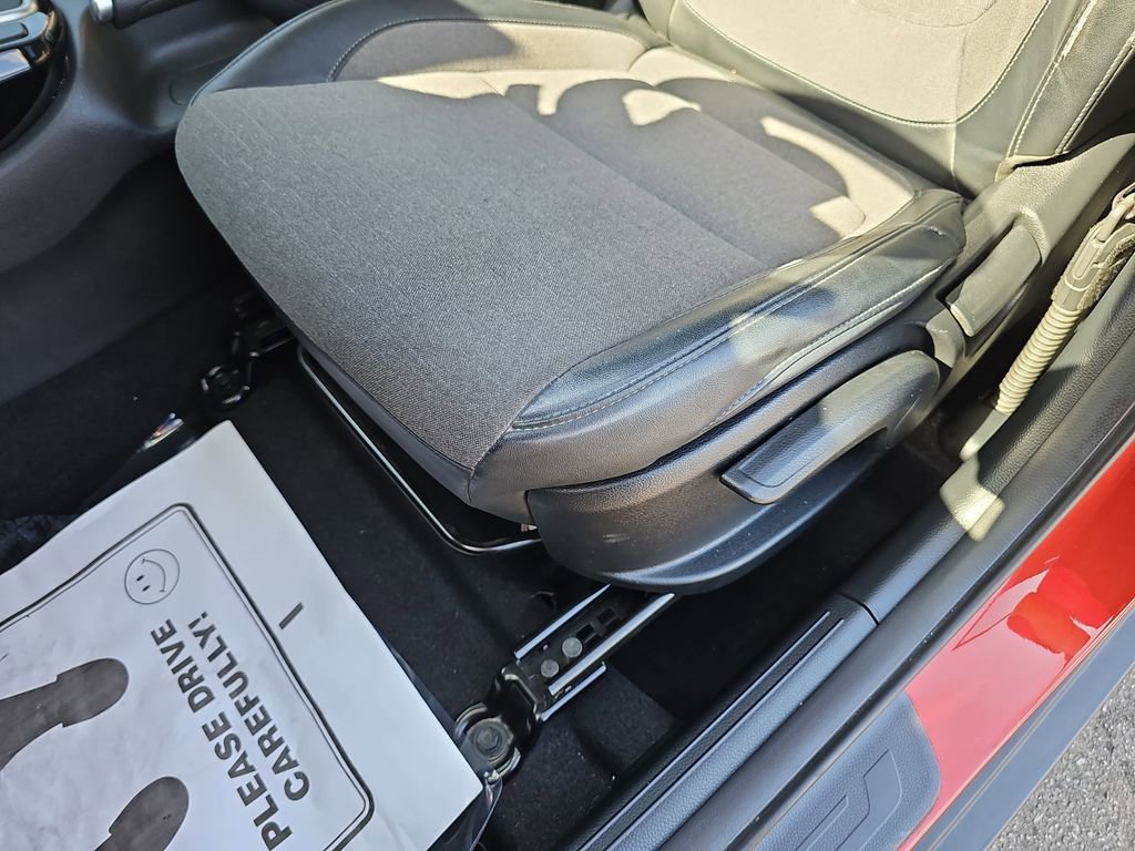 Used 2022 Kia Seltos Nightfall Edition image 32