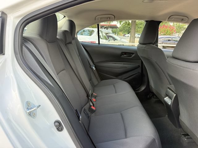 Used 2025 Toyota Corolla LE FWD image 30