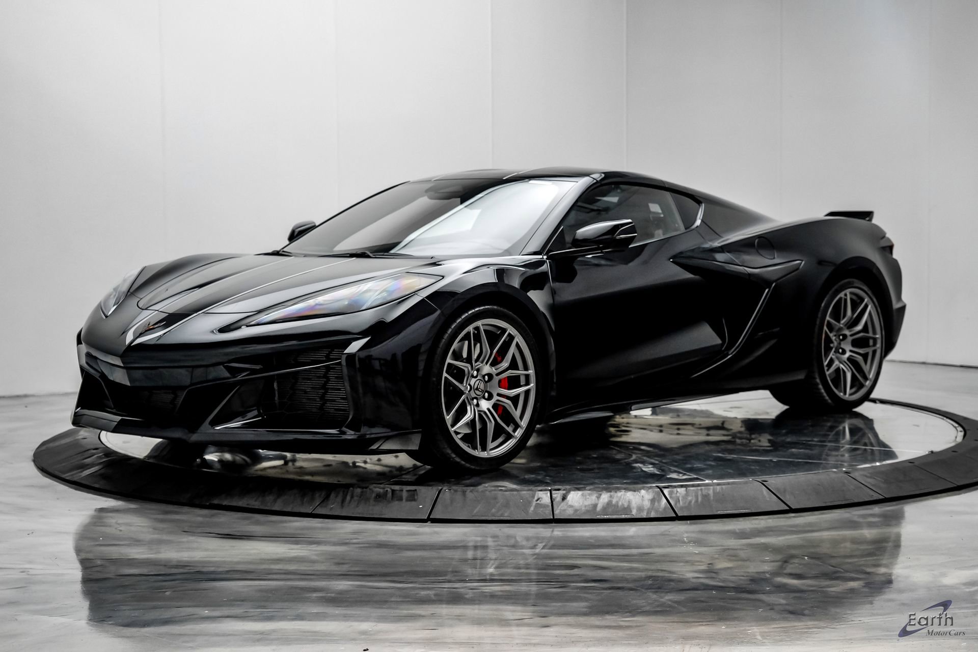 Used 2025 Chevrolet Corvette Z06 RWD image 5