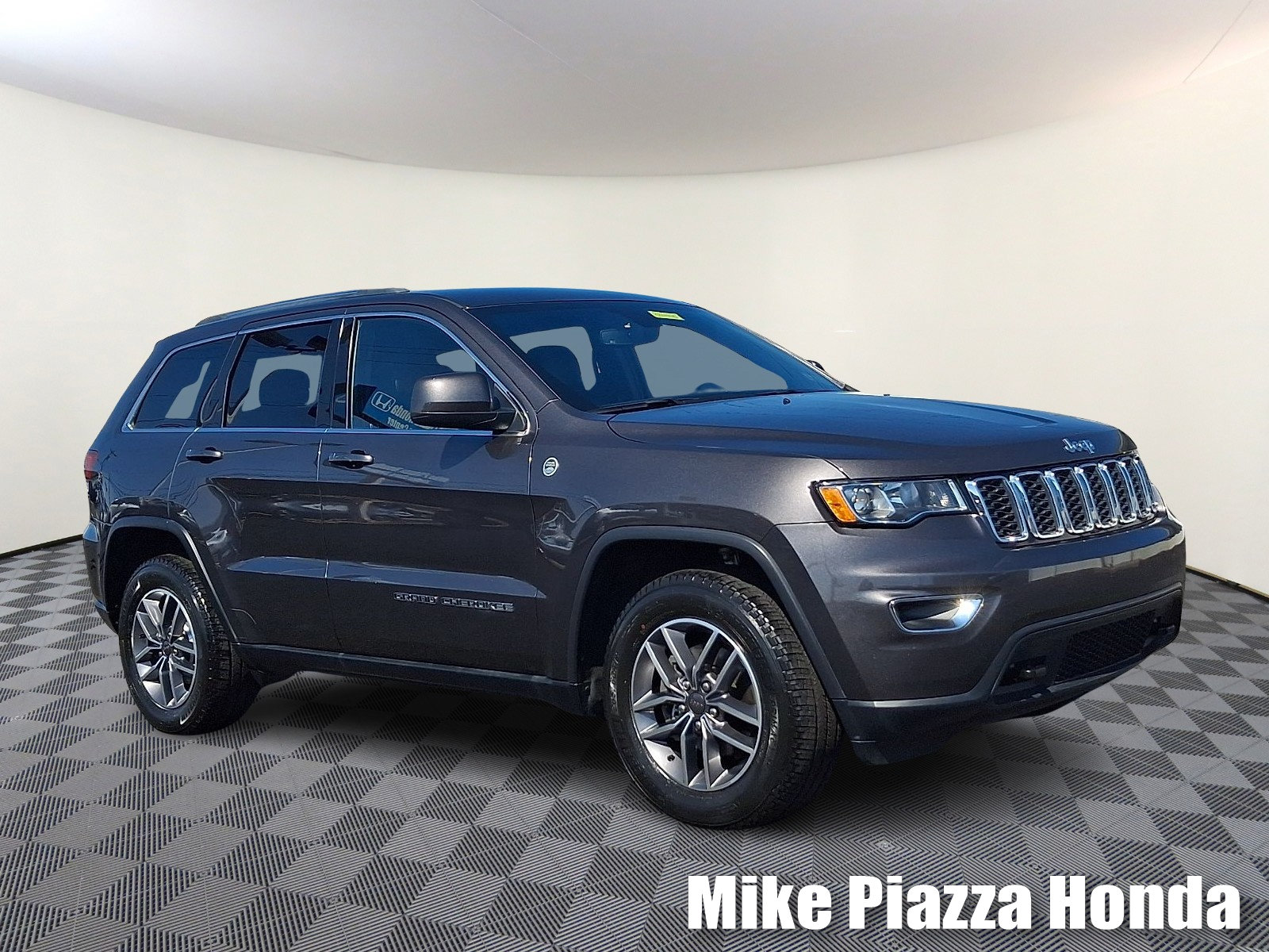Used 2020 Jeep Grand Cherokee Laredo w/ Quick Order Package 2BN North AWD/4WD image 1