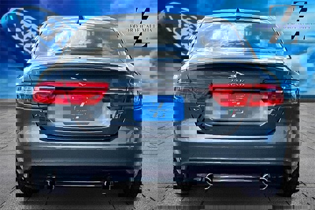 Used 2018 Jaguar XE S image 4