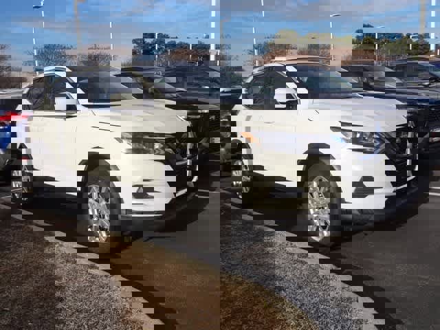 Used 2022 Nissan Rogue Sport S image 3