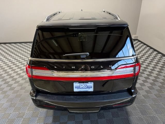 Used 2019 Lincoln Navigator Reserve AWD/4WD image 12