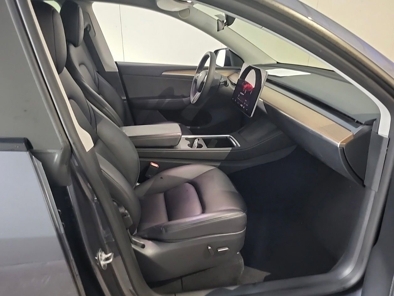 Used 2023 Tesla Model Y Long Range image 6