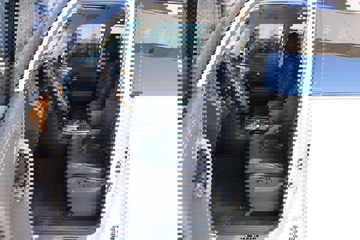 Used 2016 INFINITI QX80 Luxe w/ 22" Wheel Package image 35