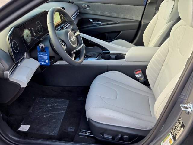 New 2026 Hyundai Elantra Limited FWD image 5