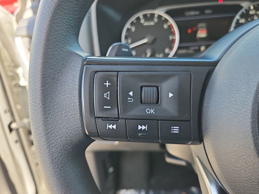 Used 2024 Nissan Rogue SV image 23