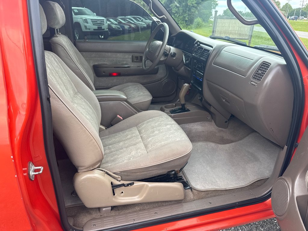 Used 2000 Toyota Tacoma PreRunner RWD image 26