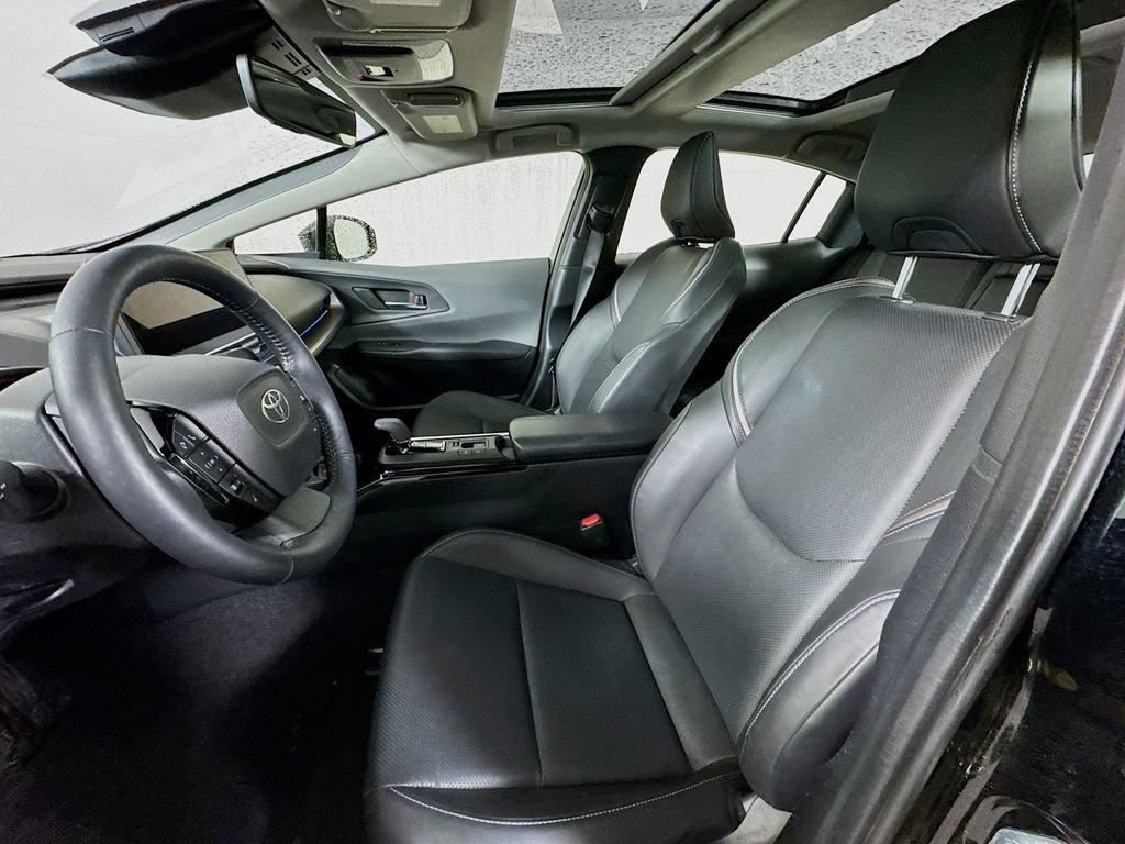 Used 2025 Toyota Prius XLE image 13