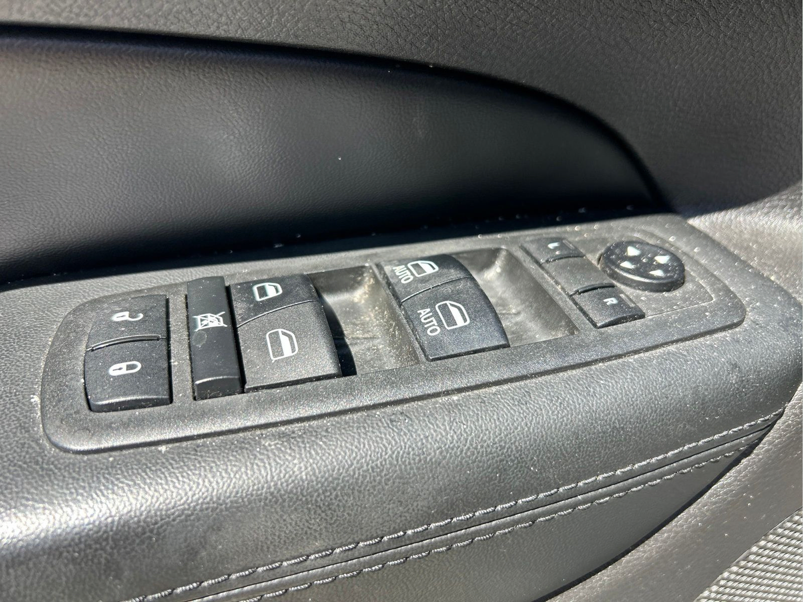 Used 2018 Jeep Grand Cherokee Altitude RWD image 24