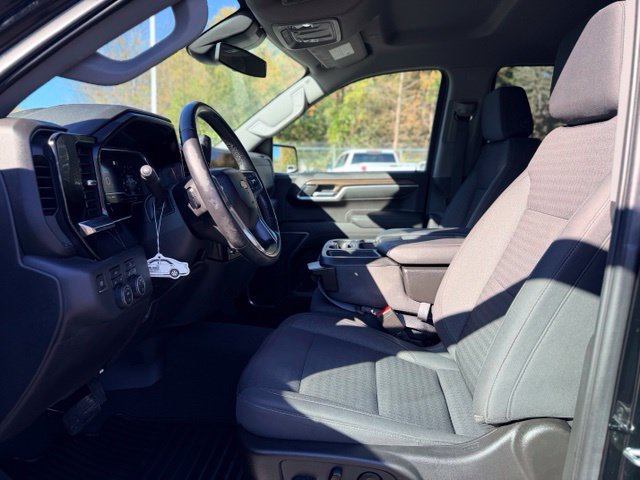 Used 2022 Chevrolet Silverado 1500 LT AWD/4WD image 7