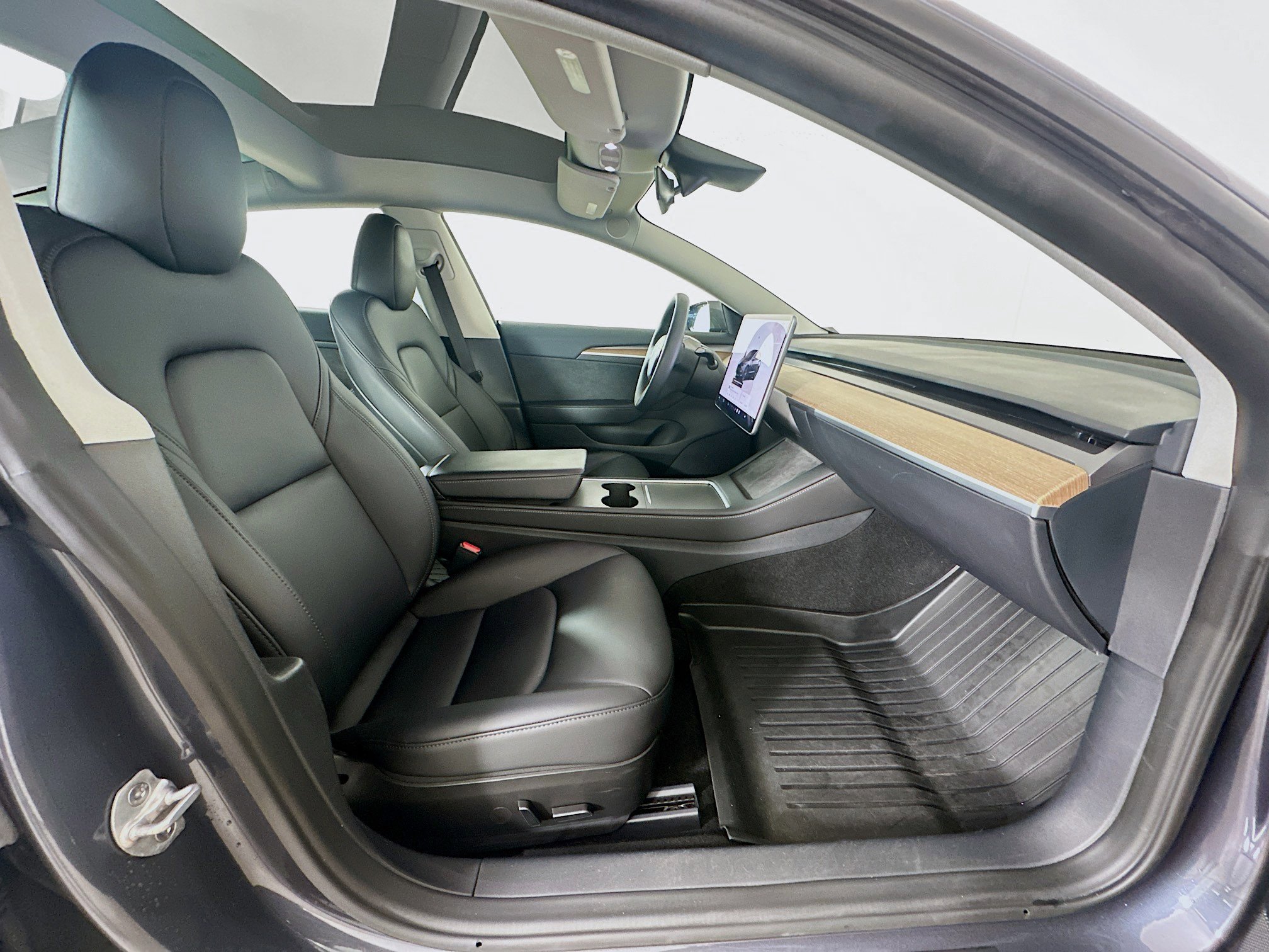 Used 2023 Tesla Model 3 Standard Range image 30