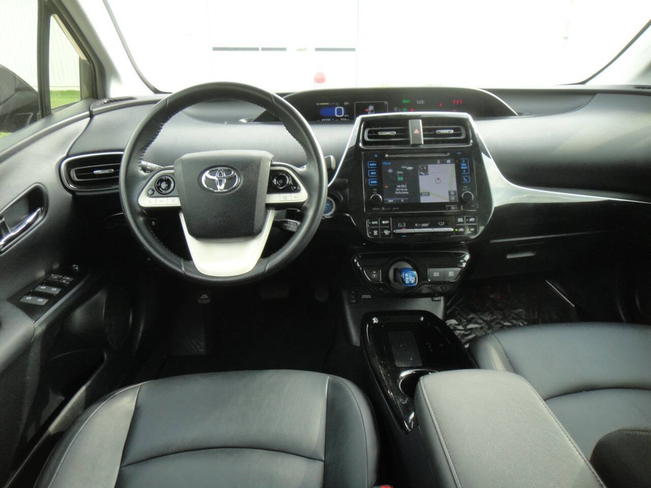 Used 2017 Toyota Prius Four FWD image 10