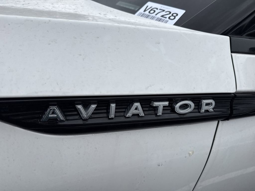 Used 2025 Lincoln Aviator Reserve w/ Equipment Group 201A image 8