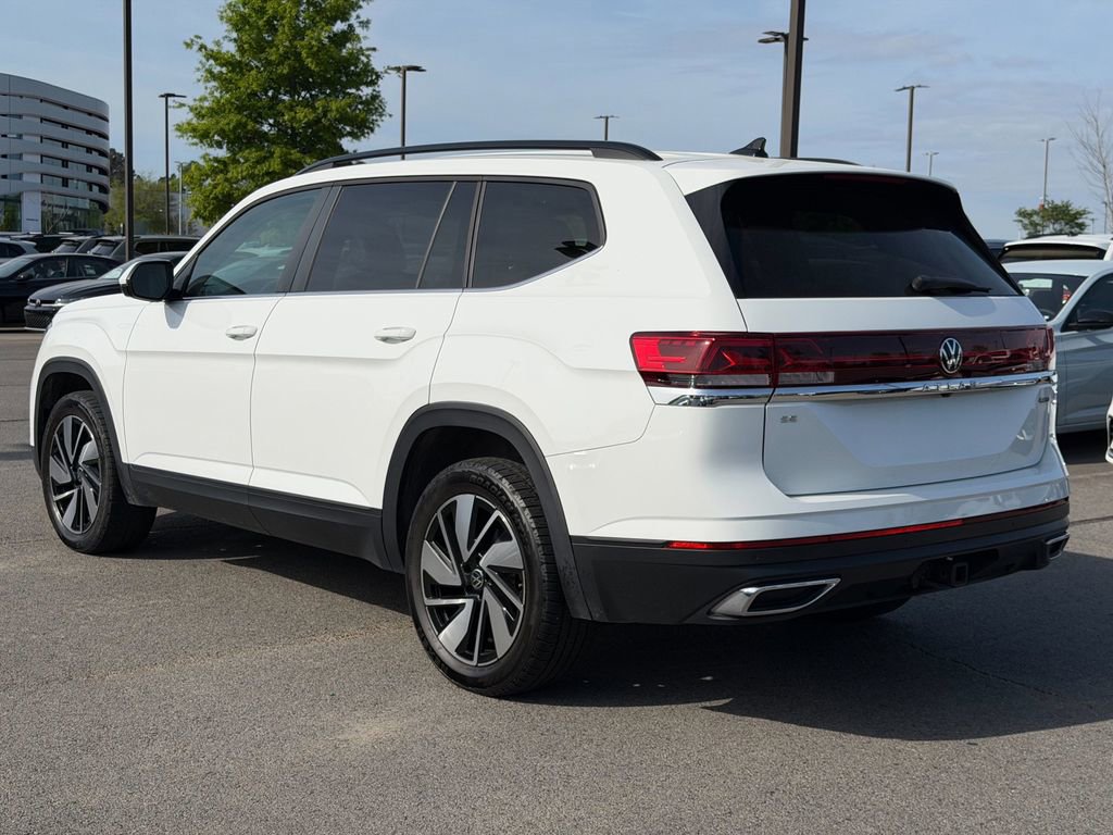Used 2024 Volkswagen Atlas SE AWD/4WD image 3