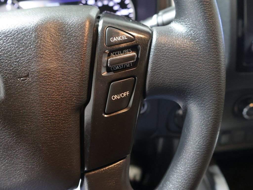 Used 2024 Nissan Frontier SV image 35