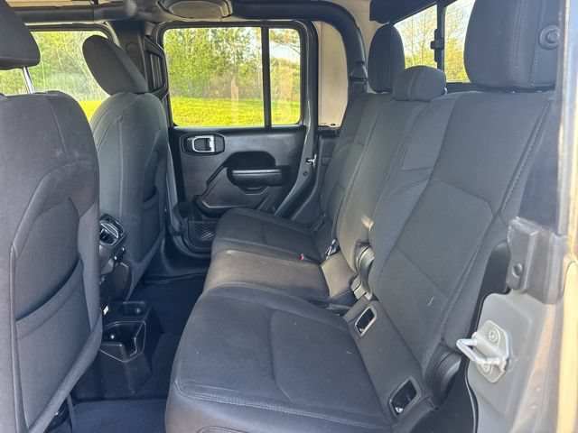 Used 2022 Jeep Gladiator Sport AWD/4WD image 14