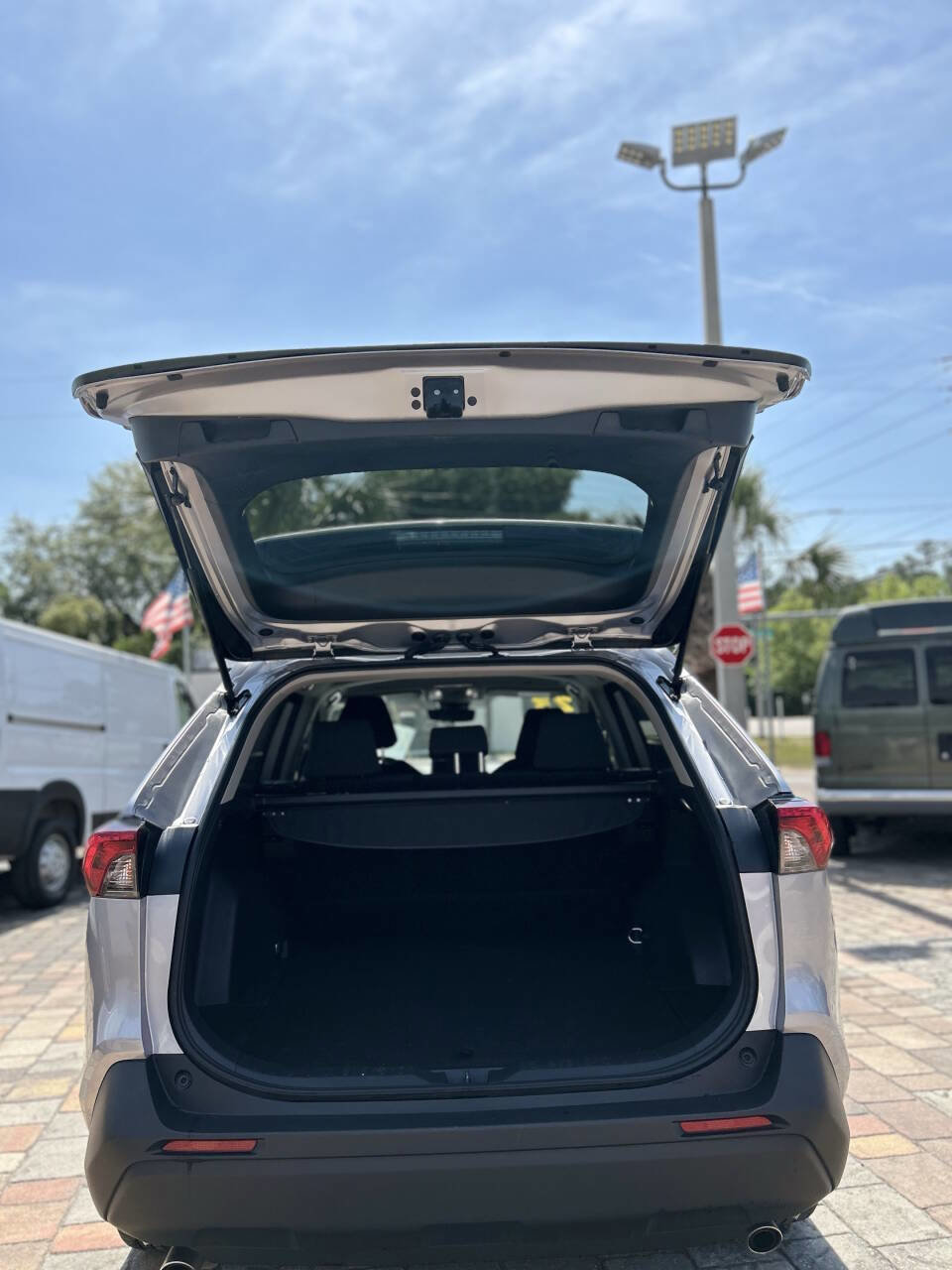 Used 2023 Toyota RAV4 LE image 5