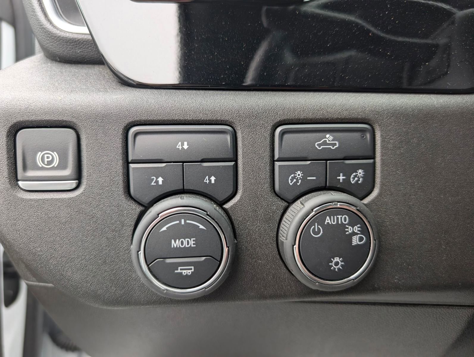 Used 2024 Chevrolet Silverado 2500 LT image 10