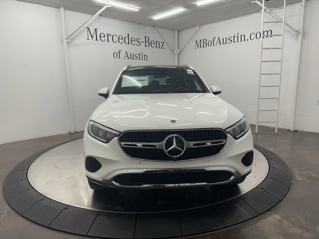Used 2026 Mercedes-Benz GLC 300 image 2