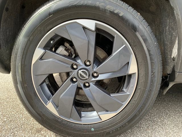 Used 2025 Nissan Rogue SV image 35