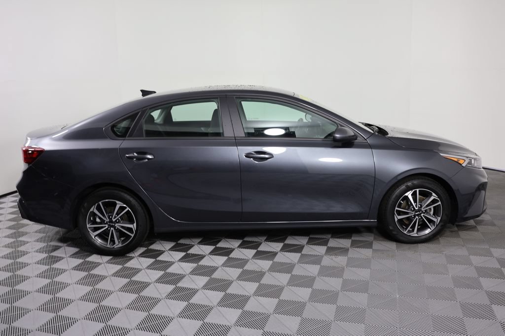 Used 2023 Kia Forte LXS FWD image 9
