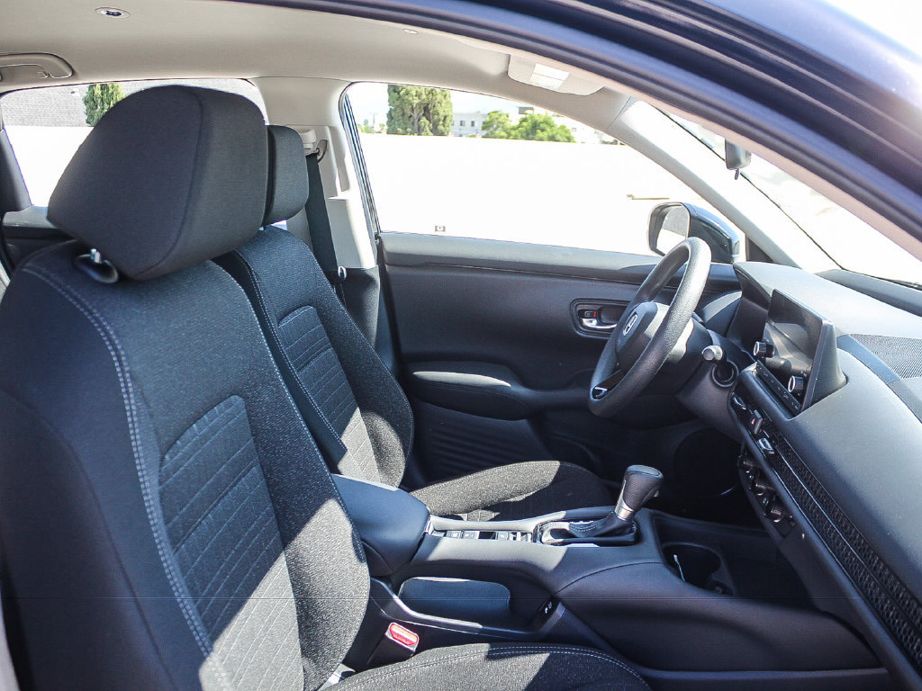 Certified 2025 Honda HR-V LX image 17