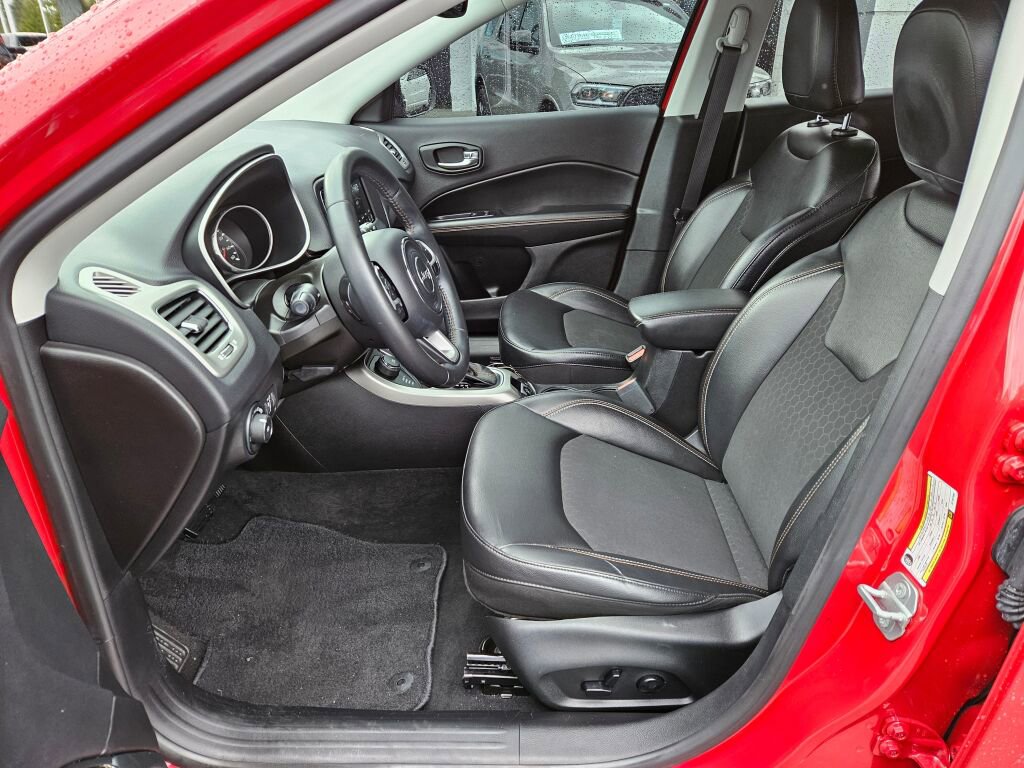 Used 2019 Jeep Compass Latitude w/ Popular Equipment Group image 12