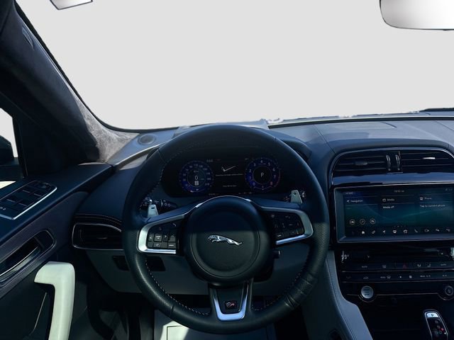 Used 2020 Jaguar F-PACE SVR image 17