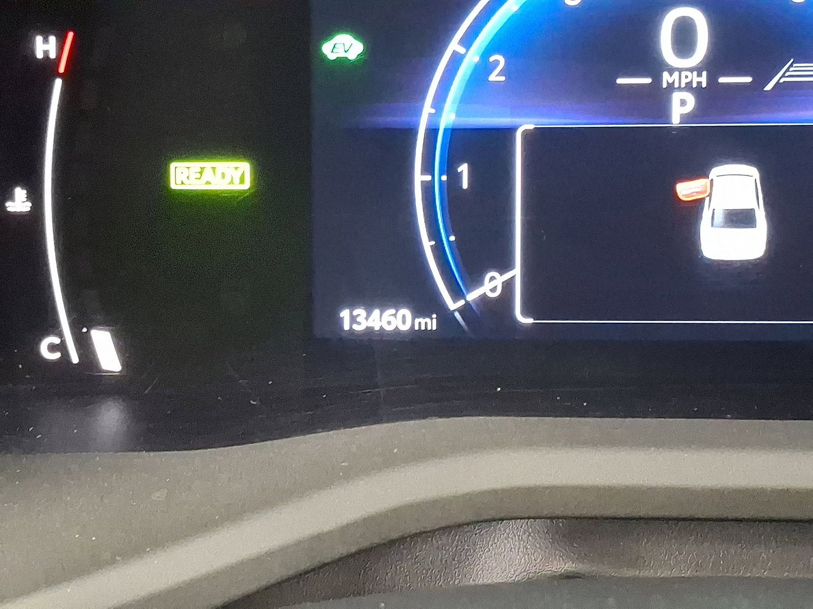 Used 2025 Toyota Camry LE w/ Convenience Package FWD image 5
