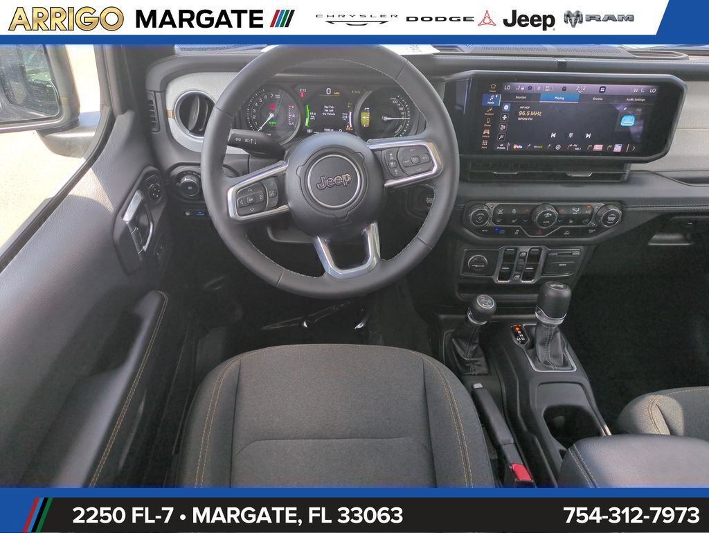 Used 2025 Jeep Wrangler Unlimited Sahara AWD/4WD image 16