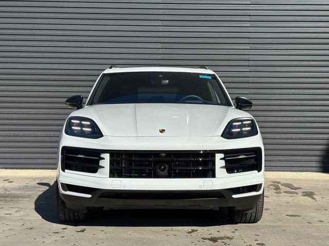 Used 2025 Porsche Cayenne AWD/4WD image 10