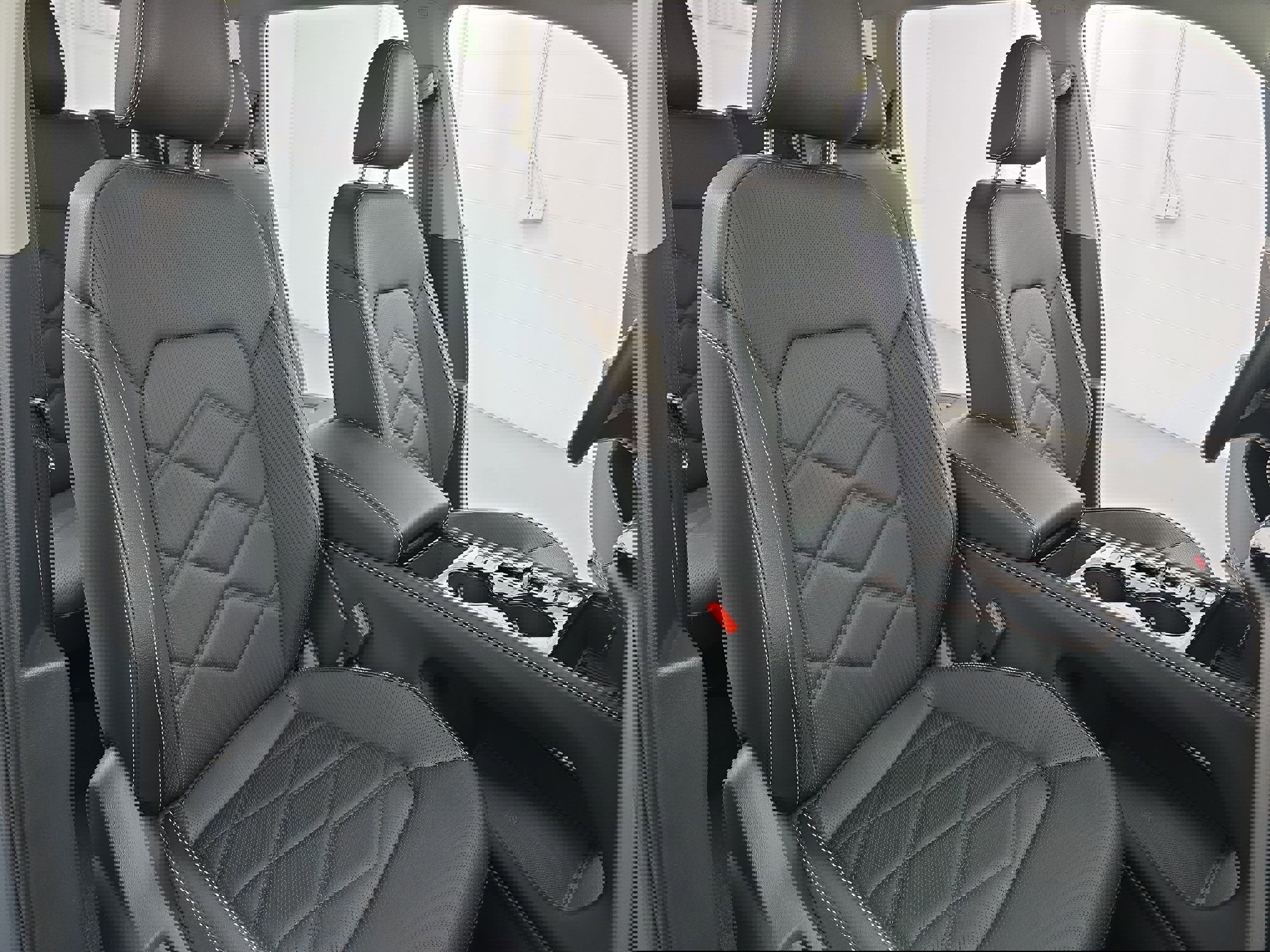 Used 2025 Volkswagen Atlas SE w/ Panoramic Sunroof Package image 10