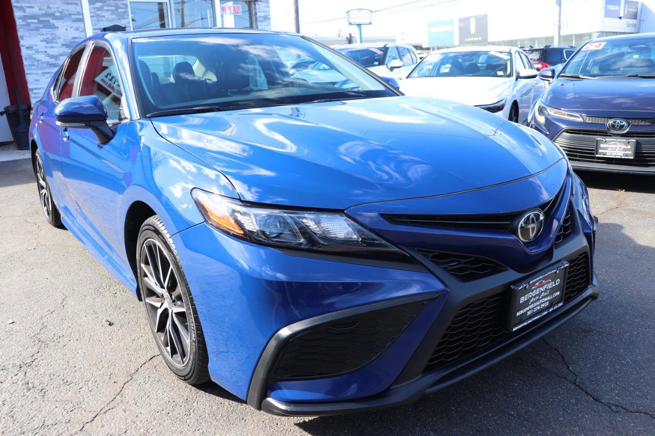 Used 2024 Toyota Camry SE image 7