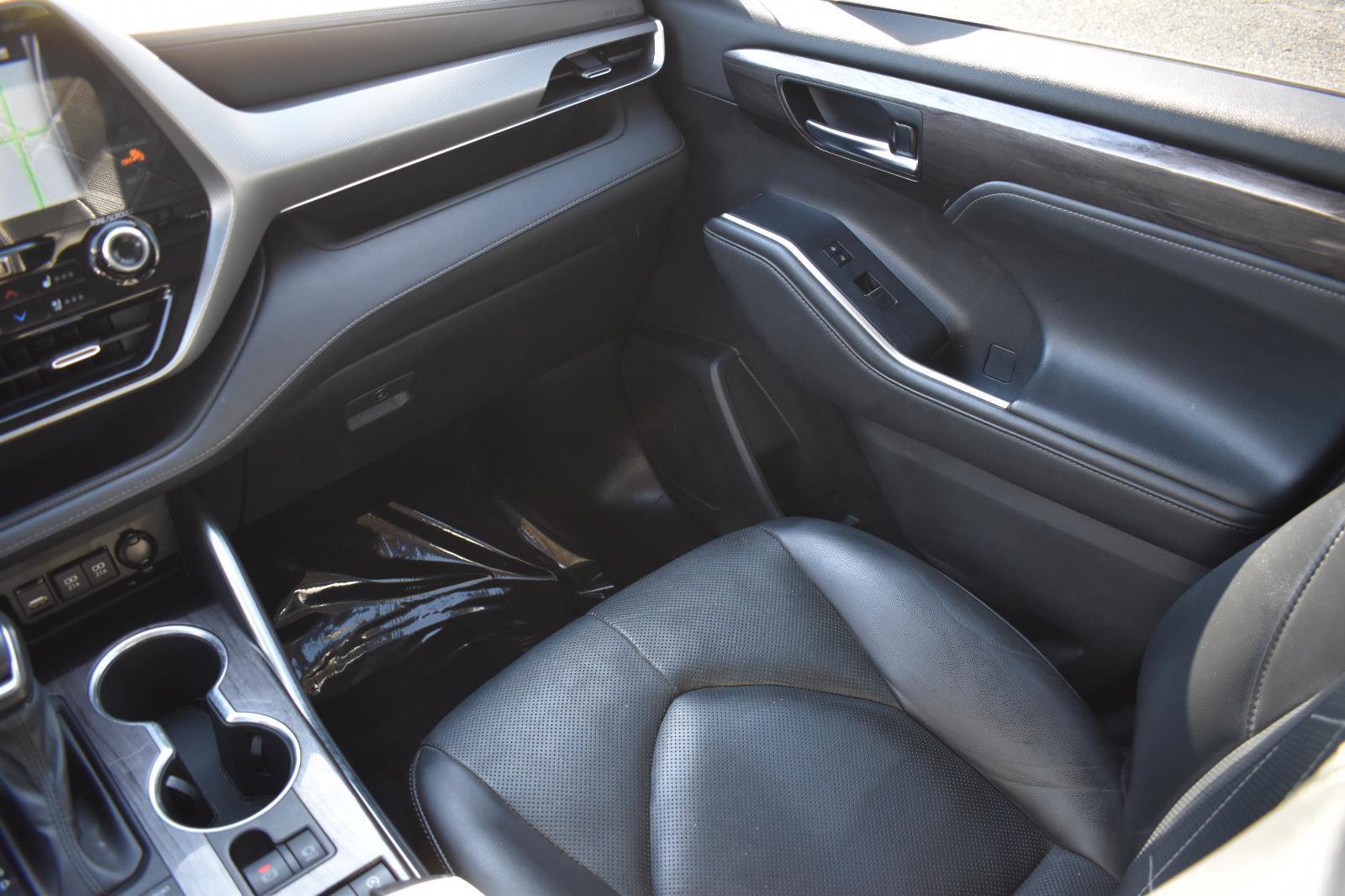 Used 2021 Toyota Highlander Platinum image 23
