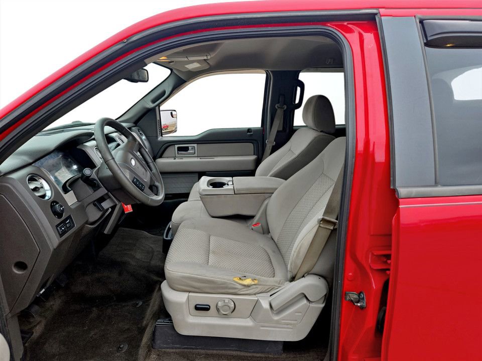Used 2010 Ford F150 XLT image 26