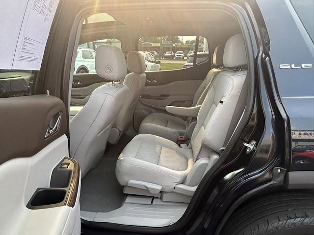 Used 2022 GMC Acadia SLE w/ Driver Convenience Package image 32