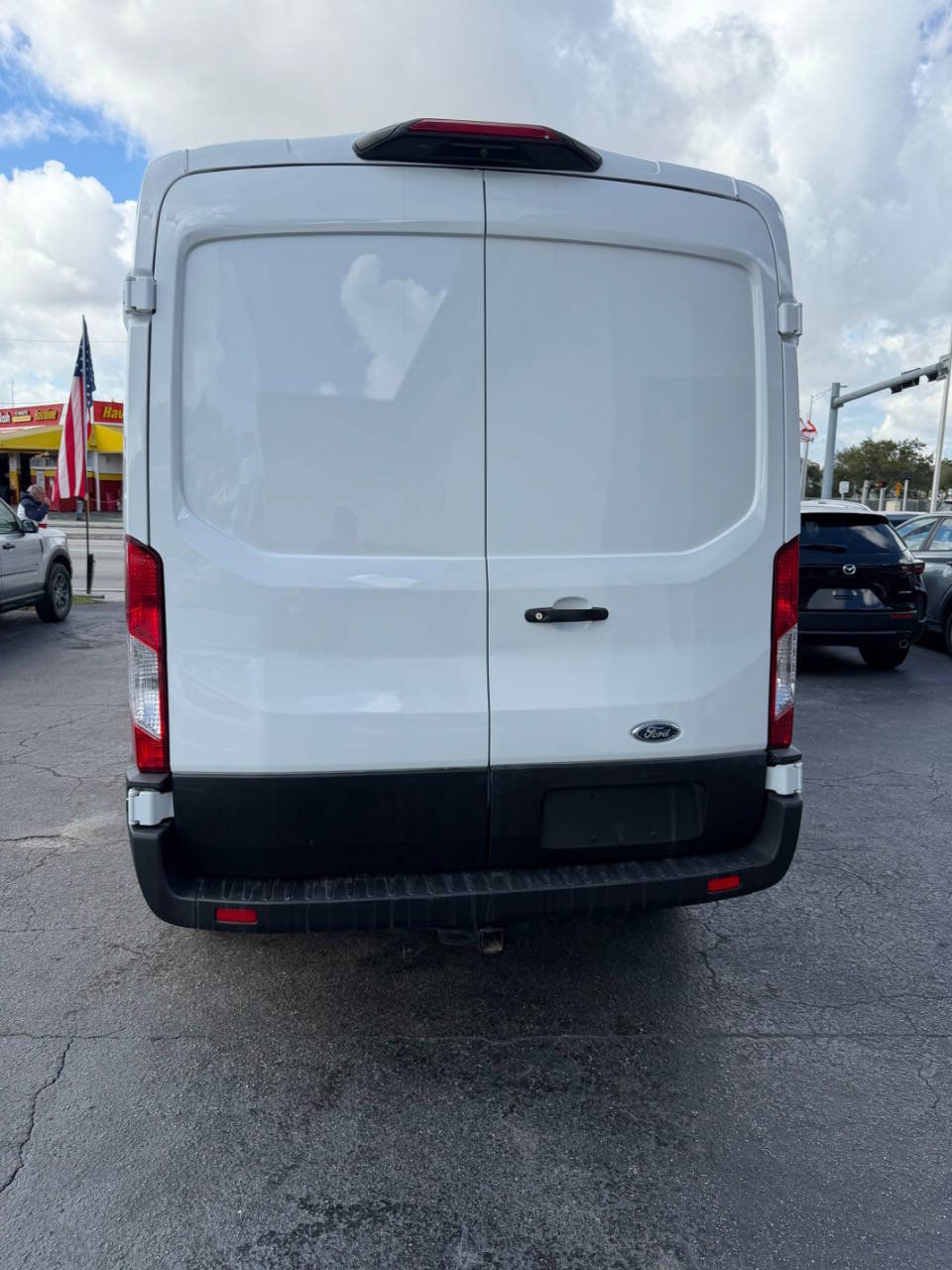 Used 2020 Ford Transit 250 Medium Roof image 5