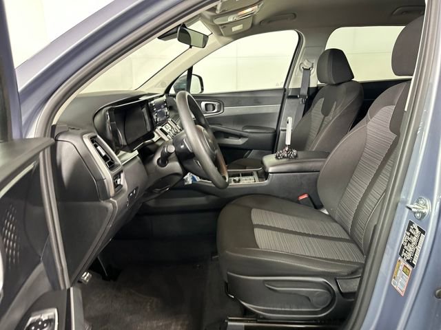 Used 2023 Kia Sorento LX image 11