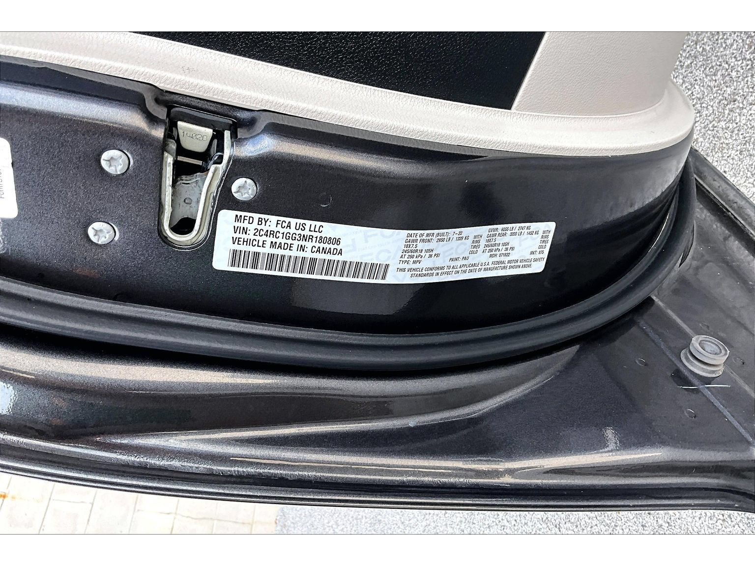 Used 2022 Chrysler Pacifica Limited FWD image 31