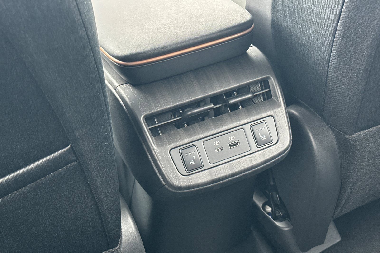 Certified 2024 Nissan Ariya AWD image 14