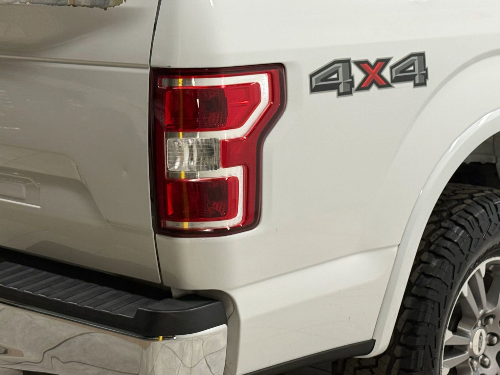 Used 2018 Ford F150 Lariat w/ Trailer Tow Package image 10